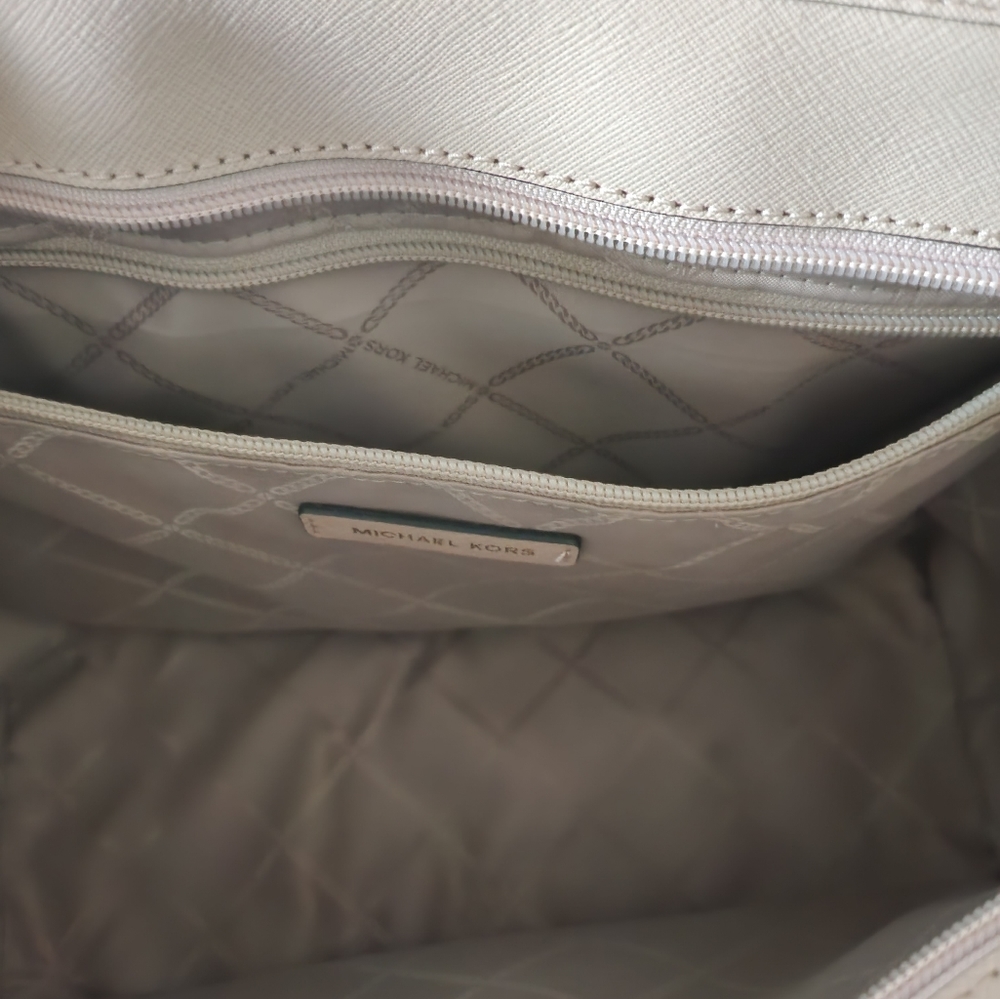 Michael Kors Jet Set Tote Large - Picture 5 of 7